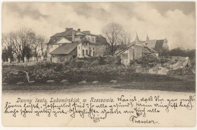 Poczt&oacute;wka ze zbioru Zbigniewa Tybury z Rzeszowa przedstawiająca widok na Letni Pałacyk Lubomirskich z perspektywy dzisiejszej fontanny multimedialnej